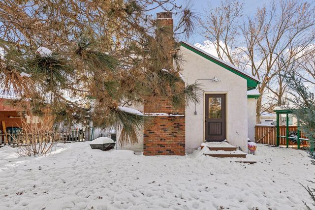 711 Grandview Avenue W, Roseville, MN 55113