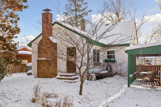 711 Grandview Avenue W, Roseville, MN 55113