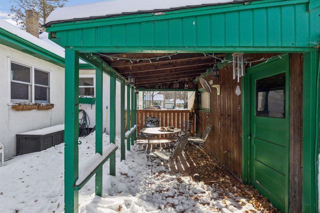 711 Grandview Avenue W, Roseville, MN 55113