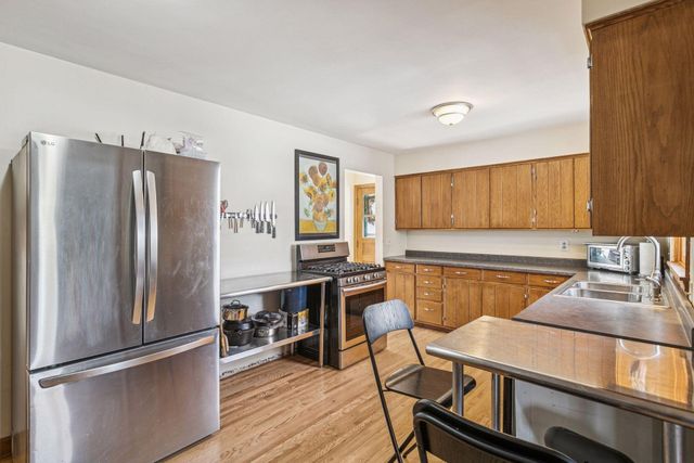 711 Grandview Avenue W, Roseville, MN 55113