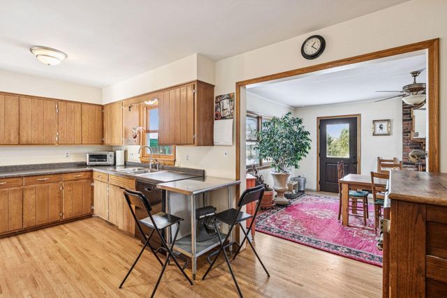 711 Grandview Avenue W, Roseville, MN 55113