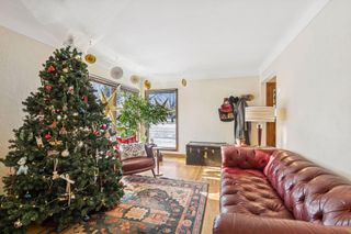 711 Grandview Avenue W, Roseville, MN 55113