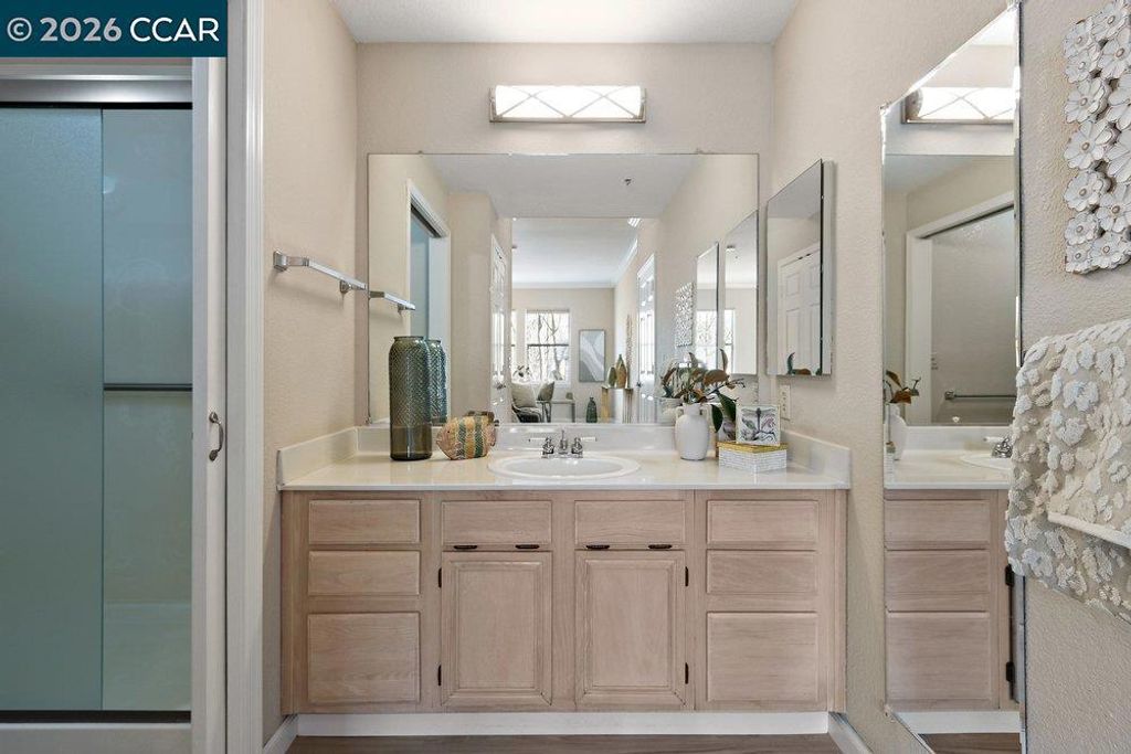 Image 17 of property listing at 1860 Tice Creek Drive 1307, Walnut Creek, CA 94595