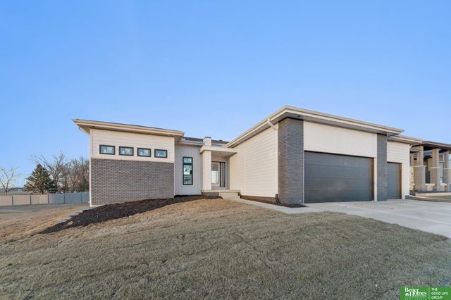 21126 Atwood Avenue, Elkhorn, NE 68022