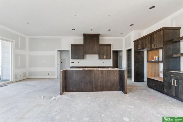 21126 Atwood Avenue, Elkhorn, NE 68022