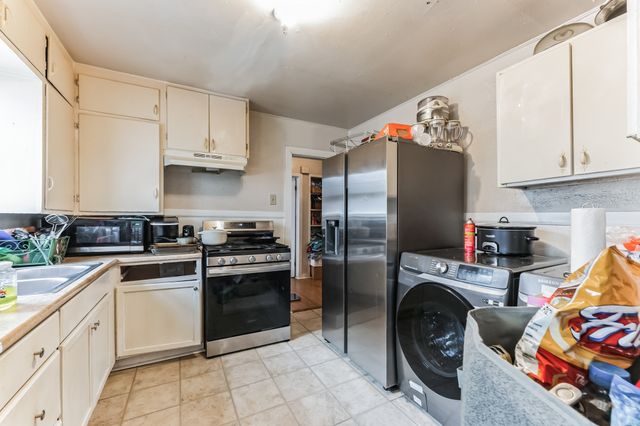 405 Lanola Court, Fort Worth, TX 76103
