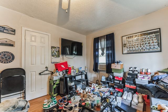 405 Lanola Court, Fort Worth, TX 76103