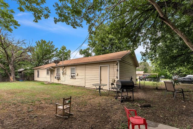 405 Lanola Court, Fort Worth, TX 76103