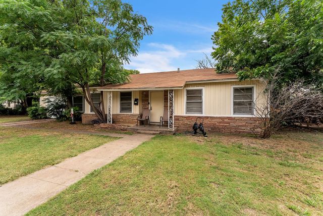 405 Lanola Court, Fort Worth, TX 76103