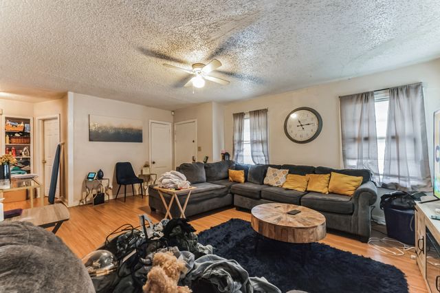 405 Lanola Court, Fort Worth, TX 76103