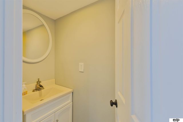 460 Lakehurst Drive, Waterloo, NE 68069