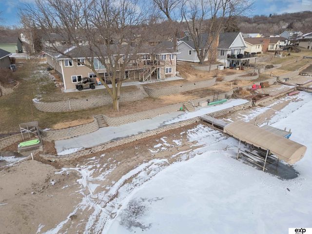 460 Lakehurst Drive, Waterloo, NE 68069