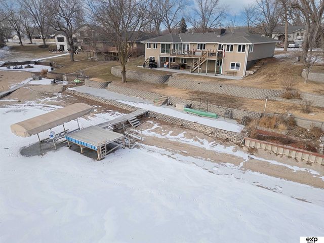 460 Lakehurst Drive, Waterloo, NE 68069