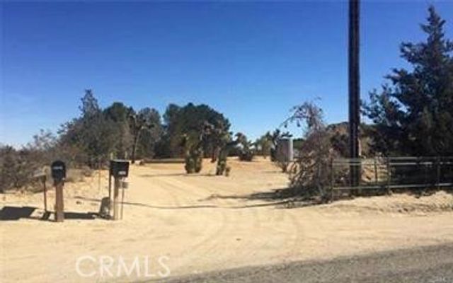 7494 Mojave Tropico Rd, Mojave, CA 93501