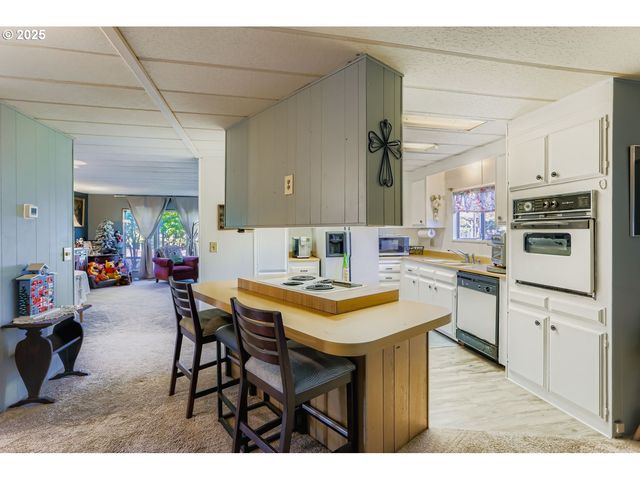 17201 Sw ELDORADO Dr, Portland, OR 97224