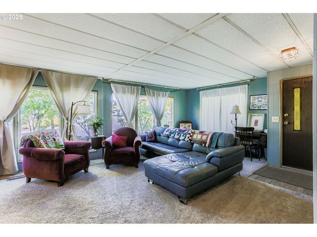 17201 Sw ELDORADO Dr, Portland, OR 97224