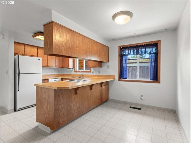4715 Se 87TH Ave, Portland, OR 97266