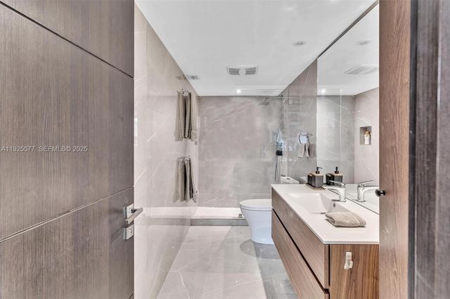 1865 Brickell Ave A703, Miami, FL 33129