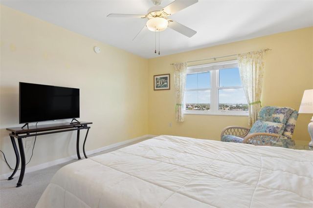 5130 BRITTANY DRIVE S 1002, St Petersburg, FL 33715