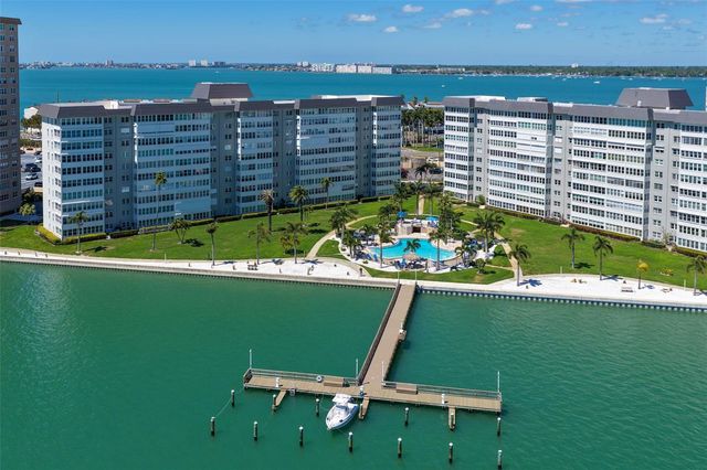 5130 BRITTANY DRIVE S 1002, St Petersburg, FL 33715