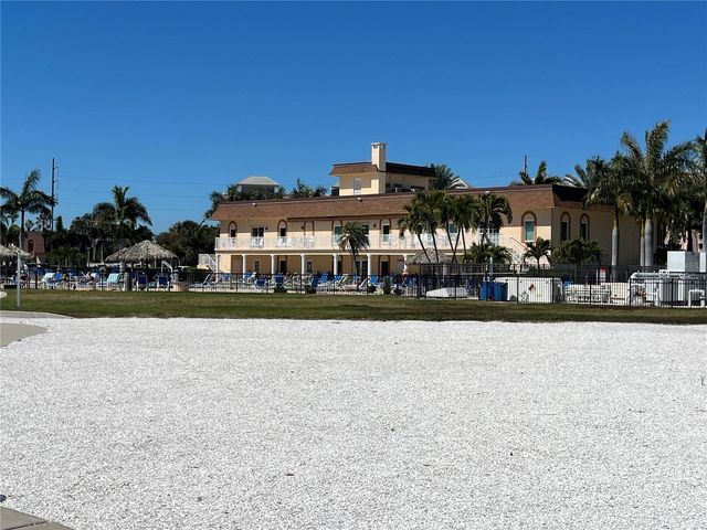 5130 BRITTANY DRIVE S 1002, St Petersburg, FL 33715