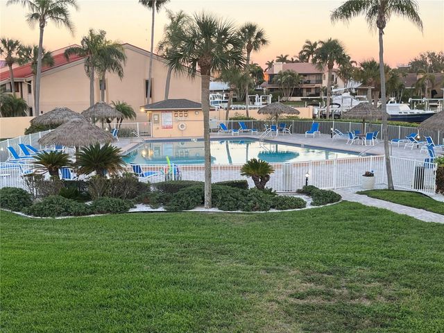 5130 BRITTANY DRIVE S 1002, St Petersburg, FL 33715