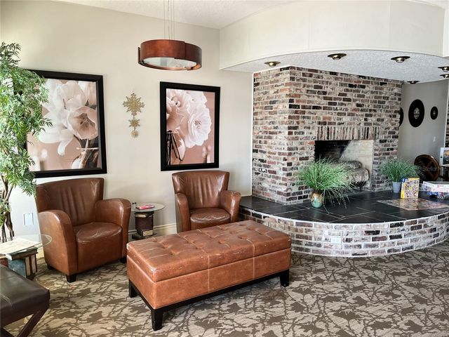 5130 BRITTANY DRIVE S 1002, St Petersburg, FL 33715