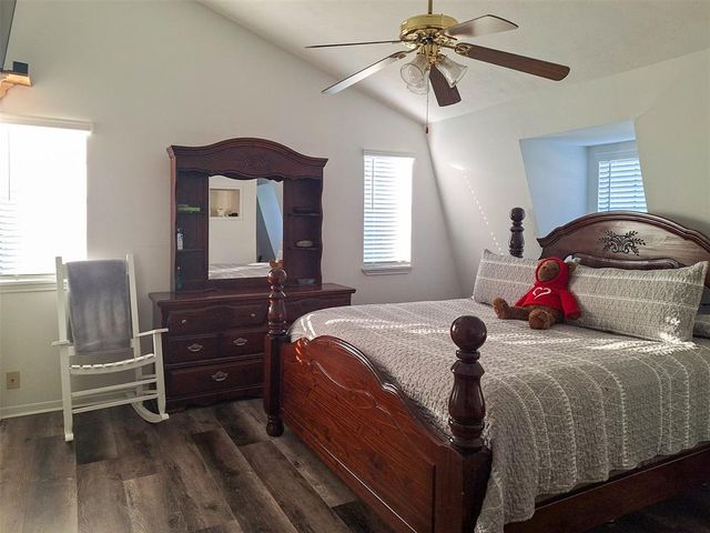 18092 Split Oak Circle, New Caney, TX 77357