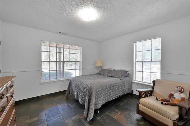 18092 Split Oak Circle, New Caney, TX 77357