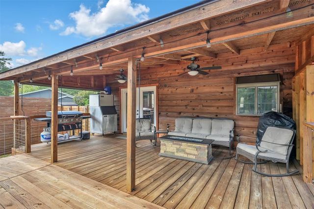 18092 Split Oak Circle, New Caney, TX 77357