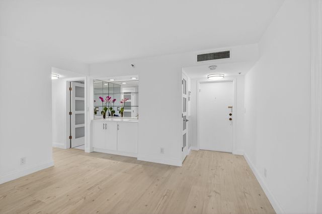 7738 Lakeside Boulevard 352, Boca Raton, FL 33434