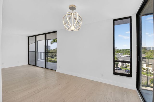 7738 Lakeside Boulevard 352, Boca Raton, FL 33434