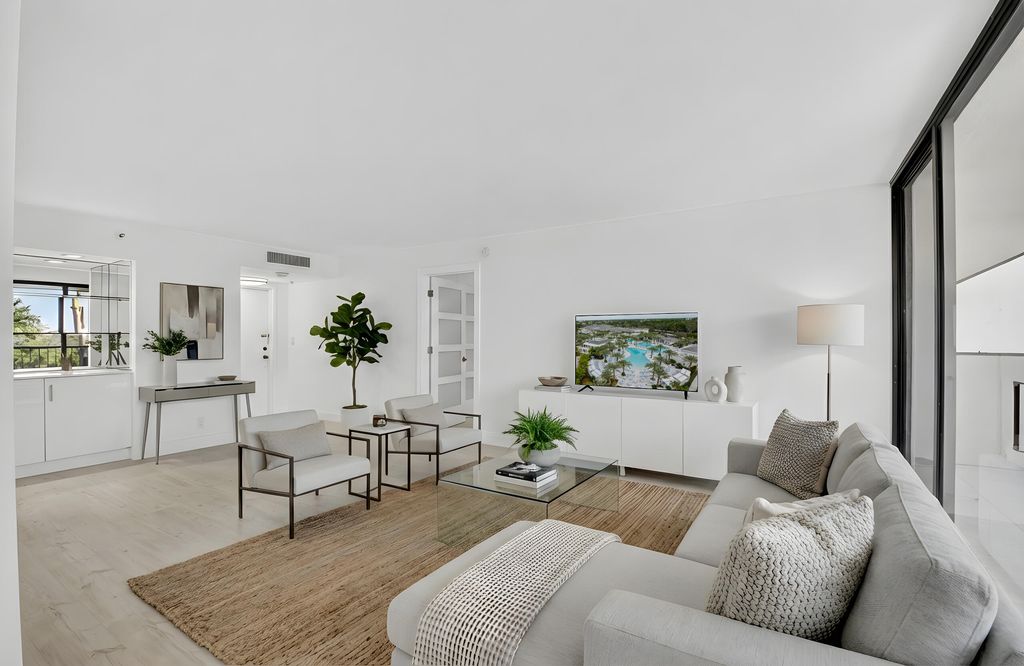 7738 Lakeside Boulevard 352, Boca Raton, FL 33434