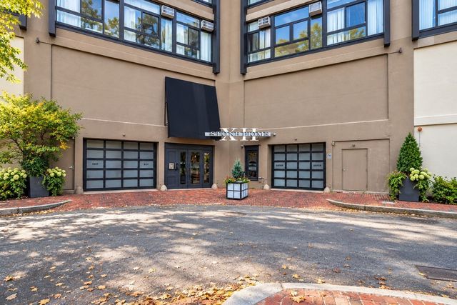 12 Stoneholm 67-68, Boston, MA 02115