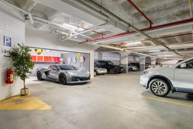 12 Stoneholm 67-68, Boston, MA 02115