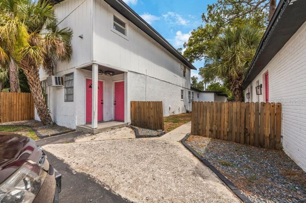 Image 2 of property listing at 12703 N 15TH STREET, Tampa, FL 33612