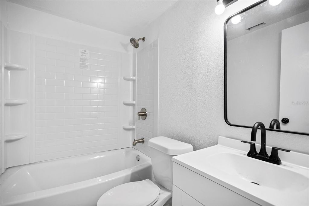 Image 7 of property listing at 12703 N 15TH STREET, Tampa, FL 33612