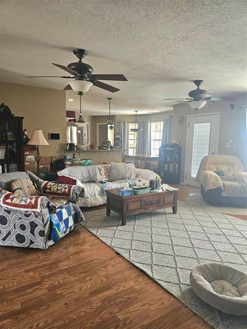 31 Lake Crest Dr, Lawton, OK 73507