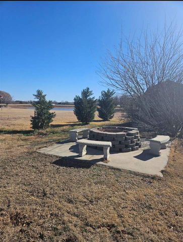 31 Lake Crest Dr, Lawton, OK 73507