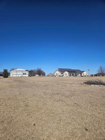 31 Lake Crest Dr, Lawton, OK 73507