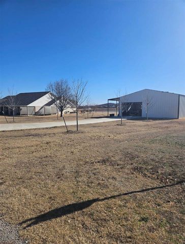 31 Lake Crest Dr, Lawton, OK 73507