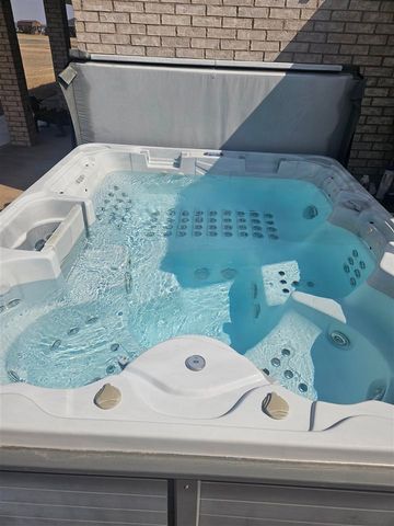 31 Lake Crest Dr, Lawton, OK 73507