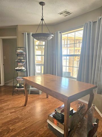 31 Lake Crest Dr, Lawton, OK 73507