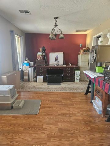 31 Lake Crest Dr, Lawton, OK 73507