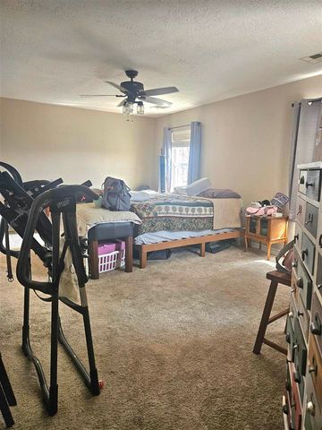 31 Lake Crest Dr, Lawton, OK 73507