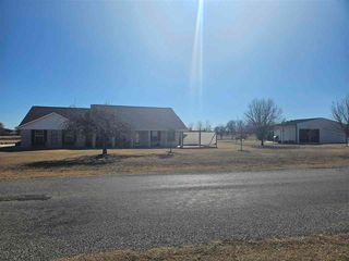 31 Lake Crest Dr, Lawton, OK 73507