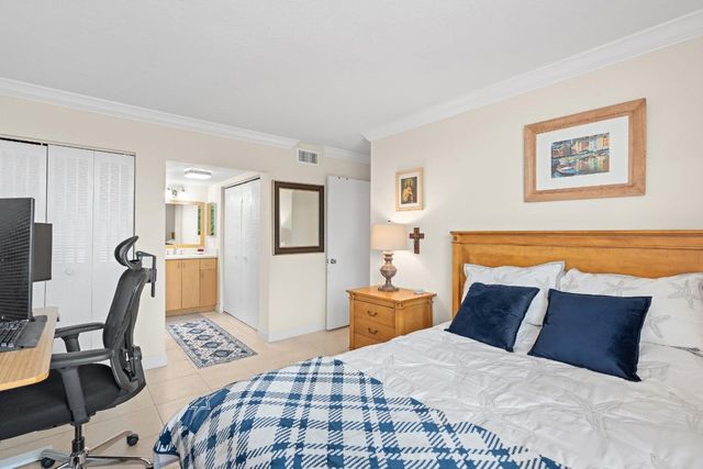 9470 Live Oak Place 409, Davie, FL 33324