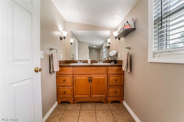 22589 Macbeth Avenue, Fairview Park, OH 44126