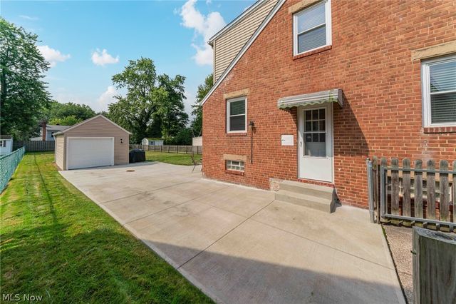 22589 Macbeth Avenue, Fairview Park, OH 44126