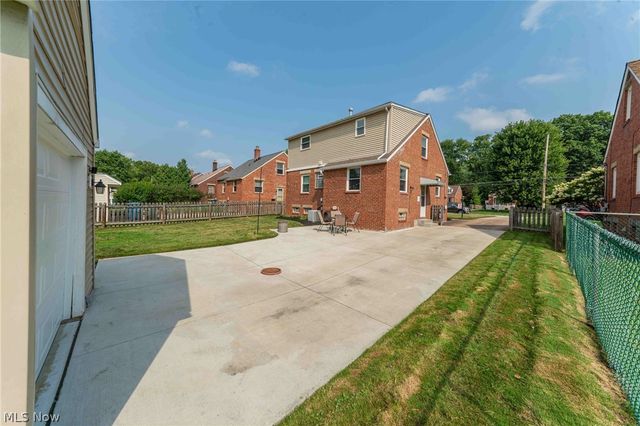 22589 Macbeth Avenue, Fairview Park, OH 44126